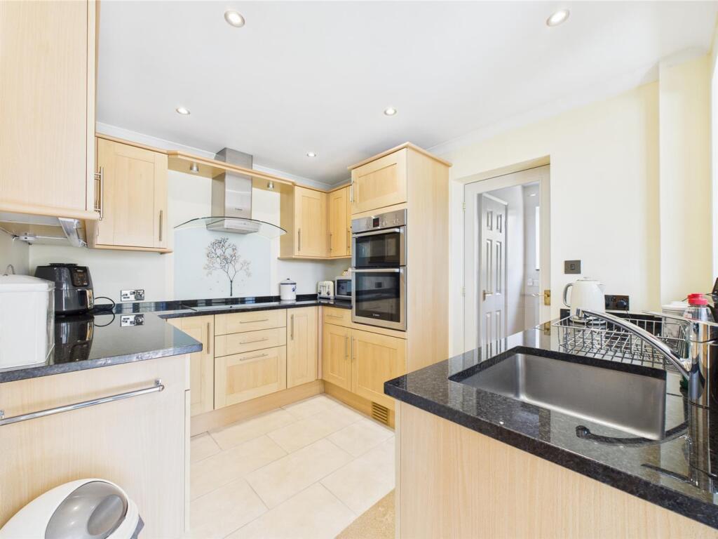 Quality Fitted Kitchen