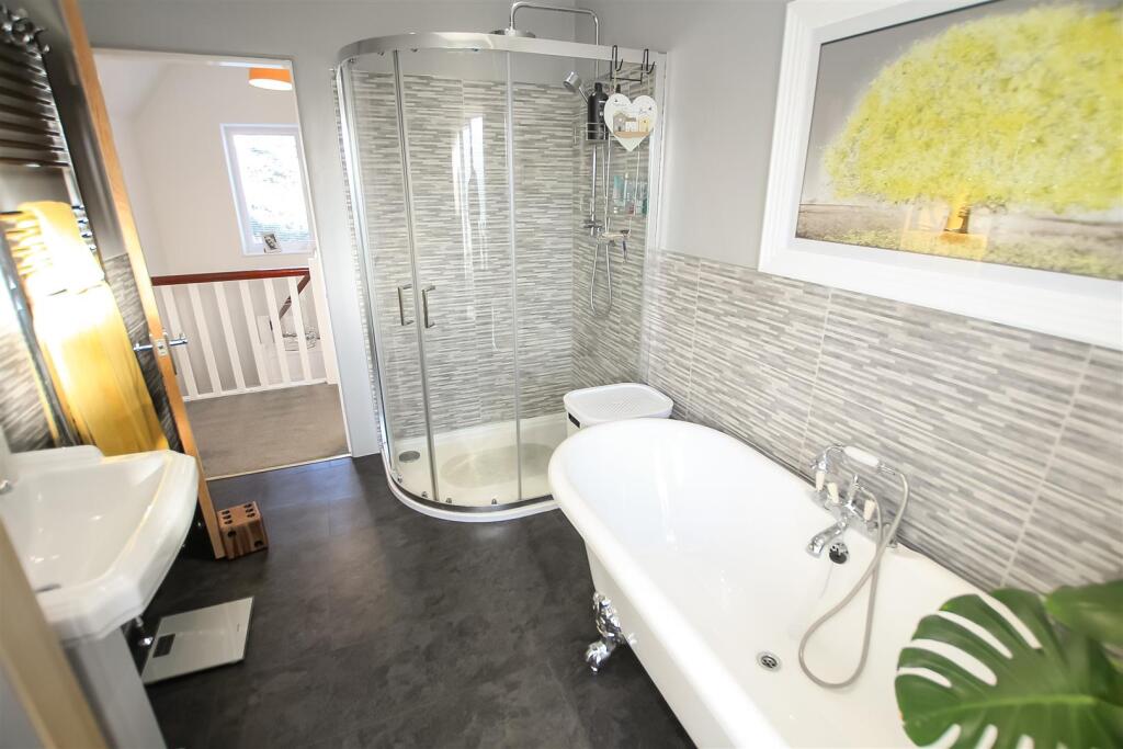 Bathroom/Shower/WC