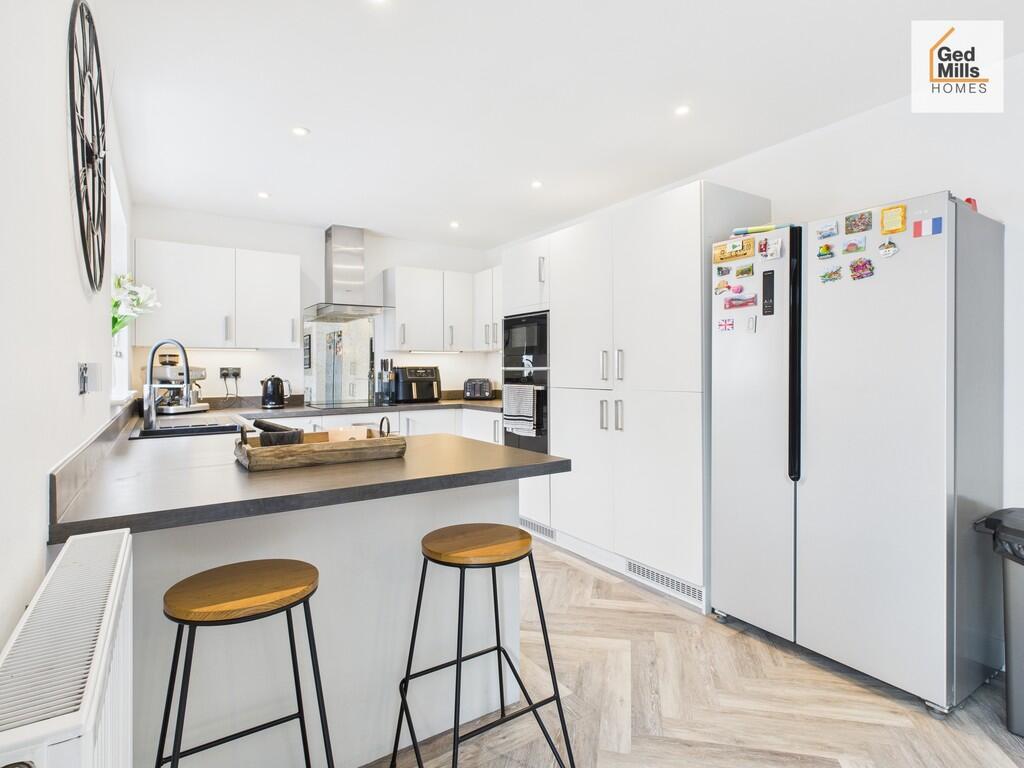 CAM04261G0-PR0092...