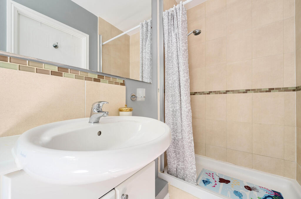 1300705-5-683d81d...