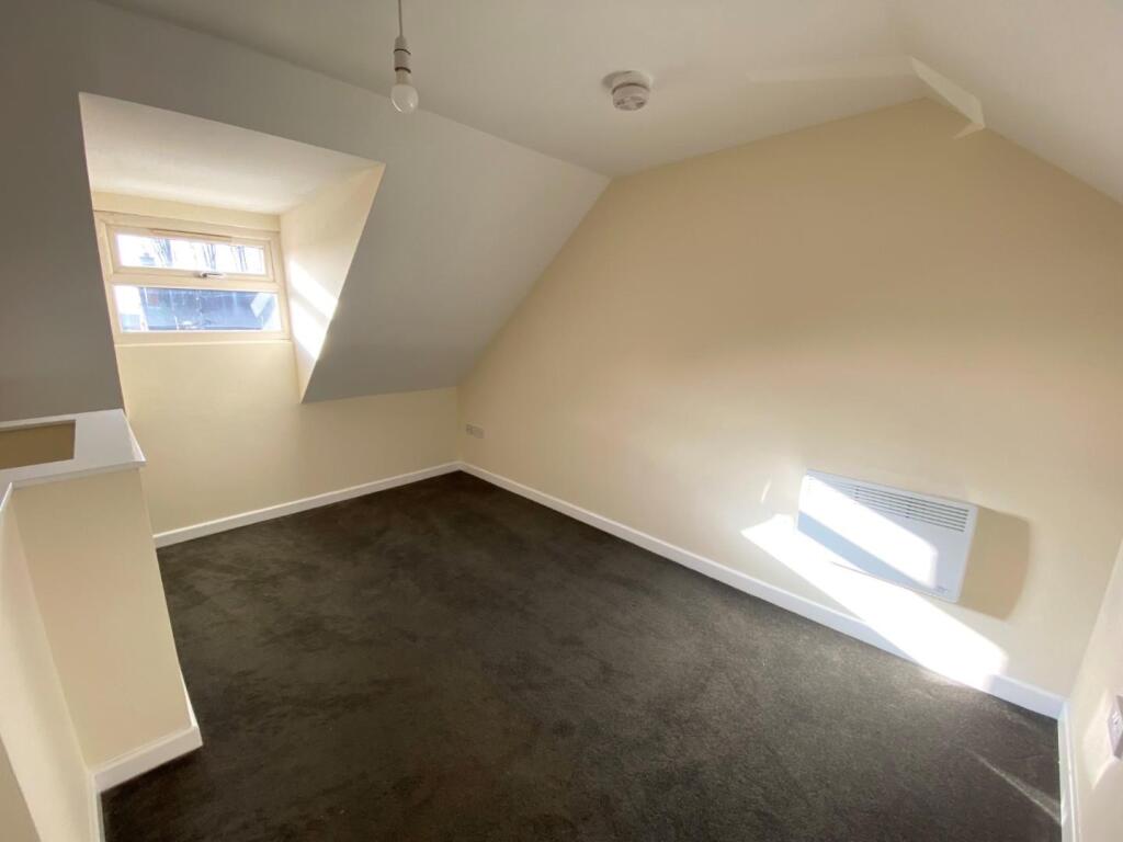 hednesford bedroom 1.jpg