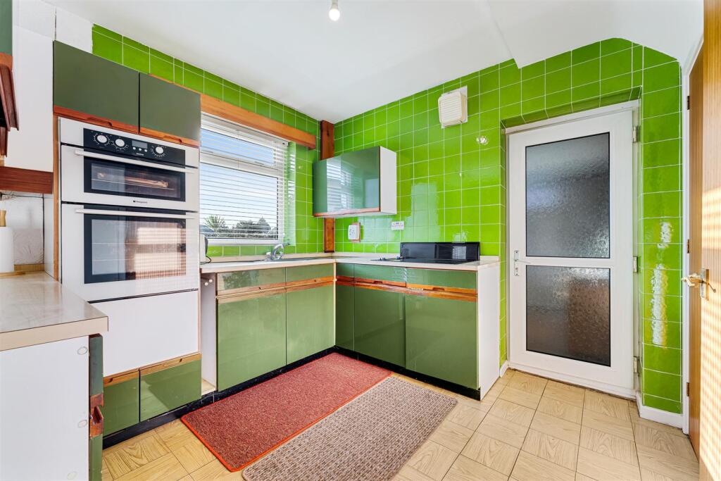 72 Sinclair Avenue kitchen.jpg