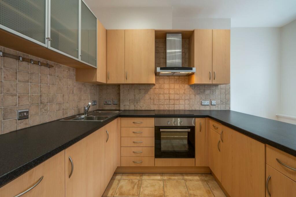 kitchen (2).jpg