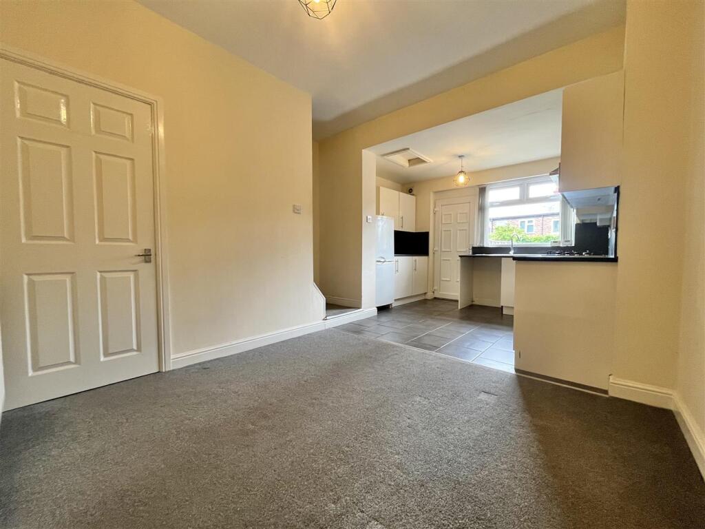 Open Plan Dining Room &amp; Kitchen