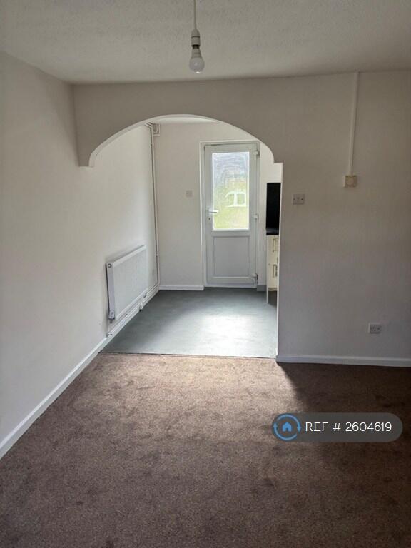 Lounge Through To Kitchen 