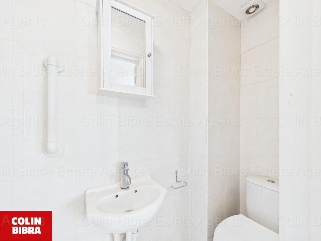 CAM04175G0-PR0064...