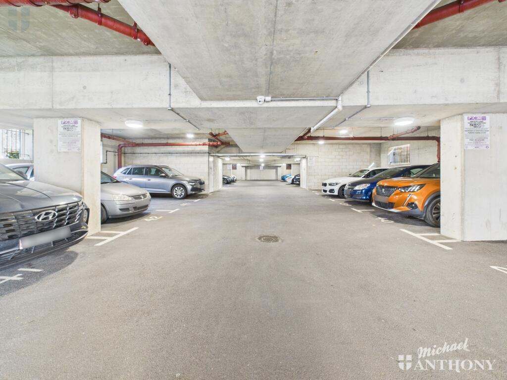 CAM03852G0-PR0209-STILL017