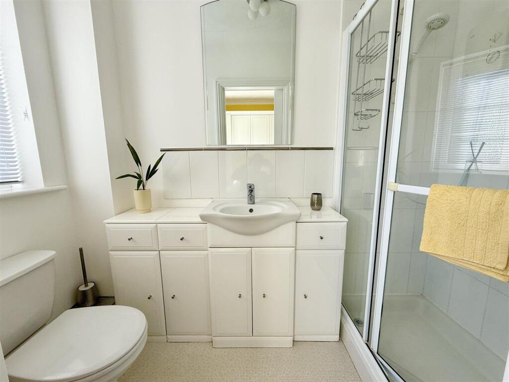 en suite shower room