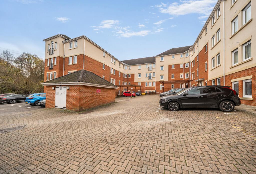 1382668-18-691c8a...