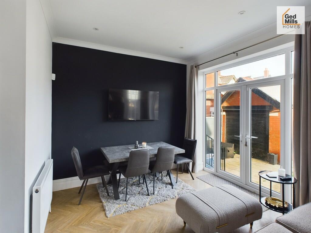 DINING ROOM OPEN ...