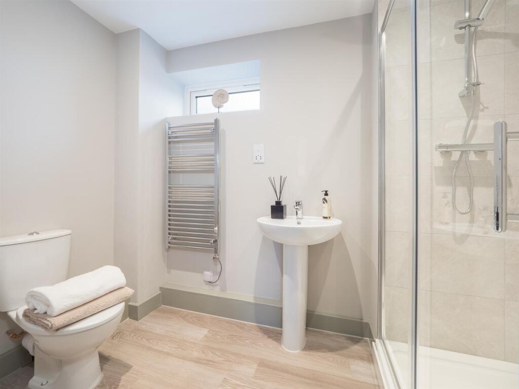 Showhome 140A-11.jpg