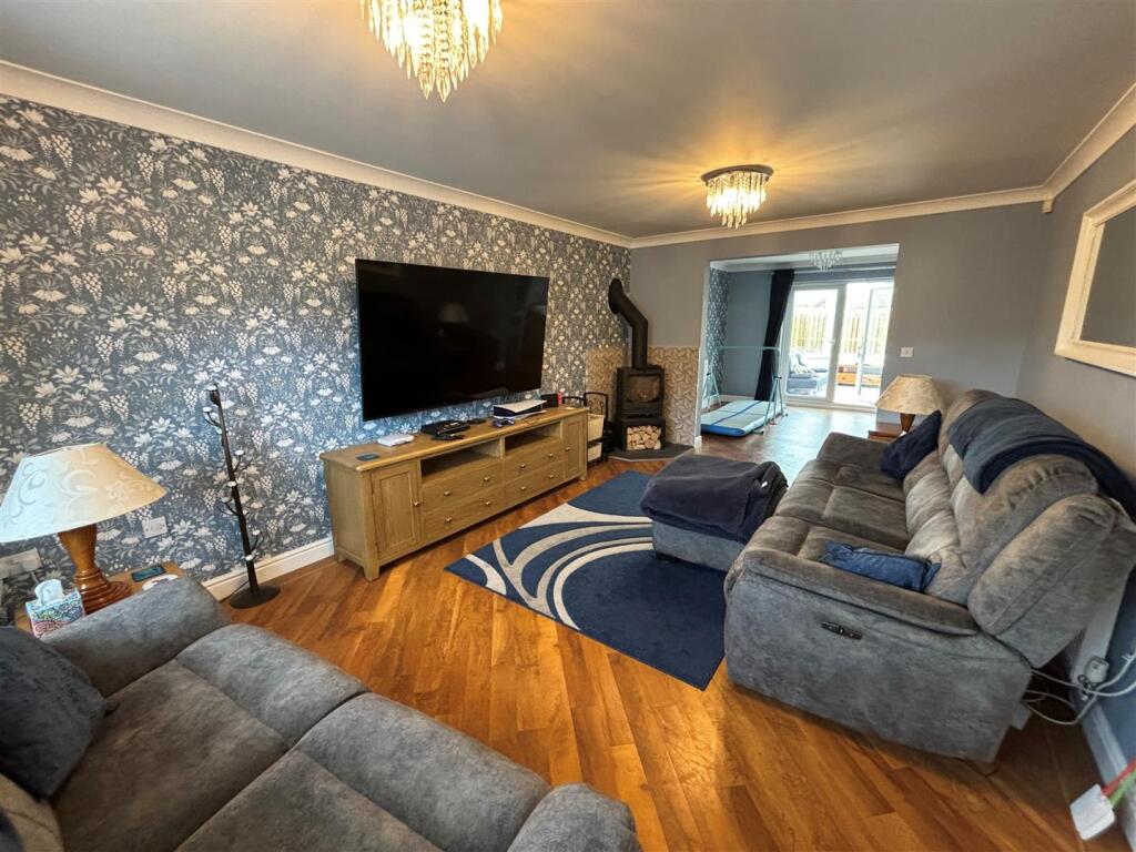 Living Room / Diner