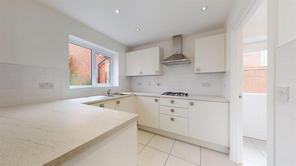 Eardley Close 4 Kitchen.jpg