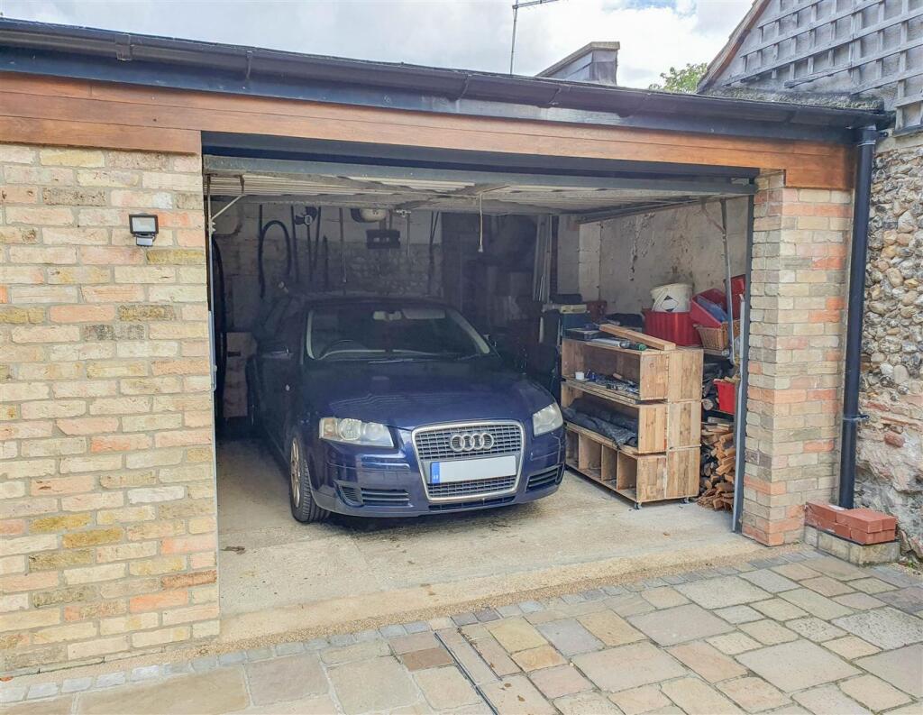 Cotton End Road, Exning, Newmarket