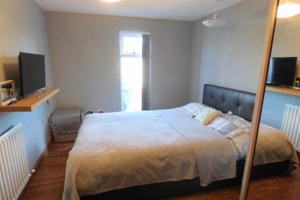 Bed 4 - 1
