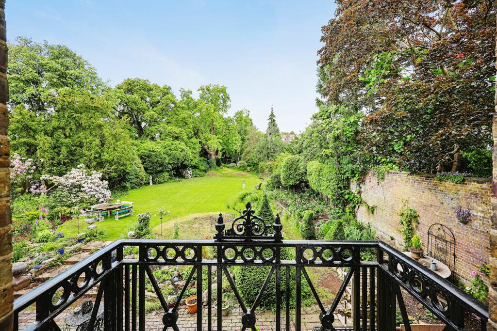 14-48ea80229 VM FLAT 3 OLD FROGNAL COURT NW3 7D...