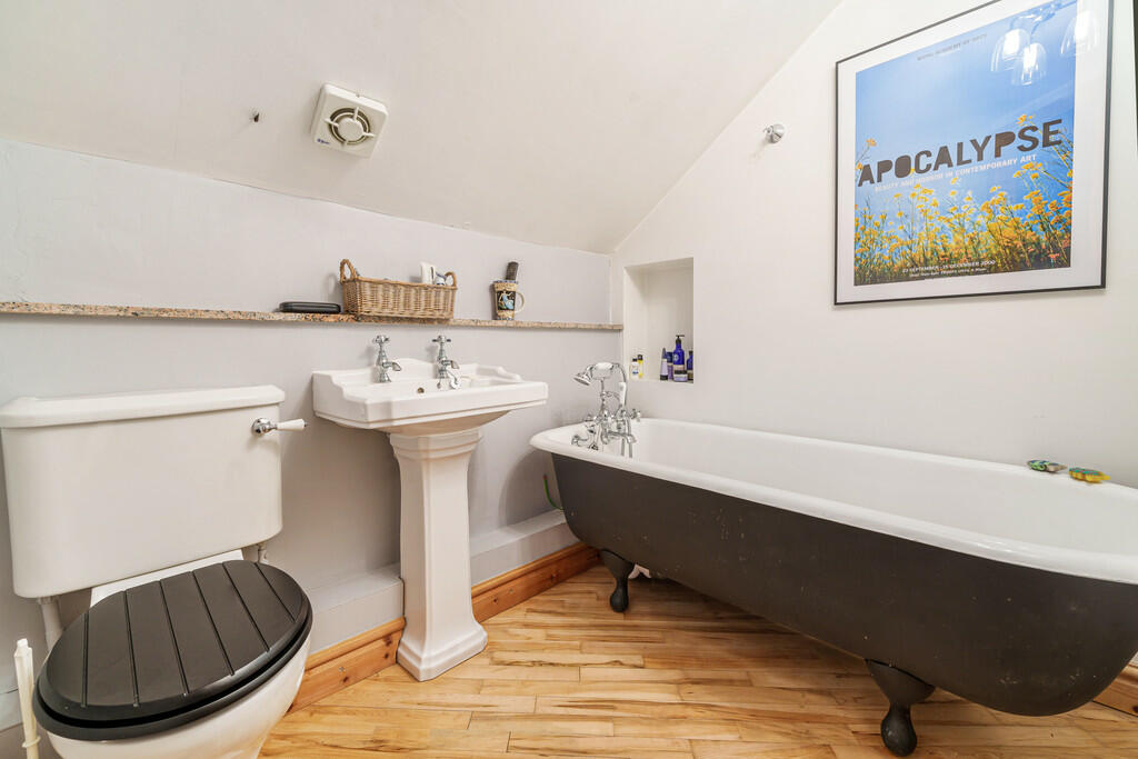 En-suite Bathroom