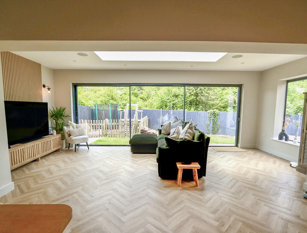 1092410_202505130...