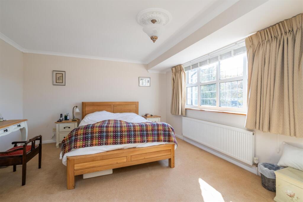 27 Warren Drive, Dorridge, B93 8 JY_LO_11.jpg