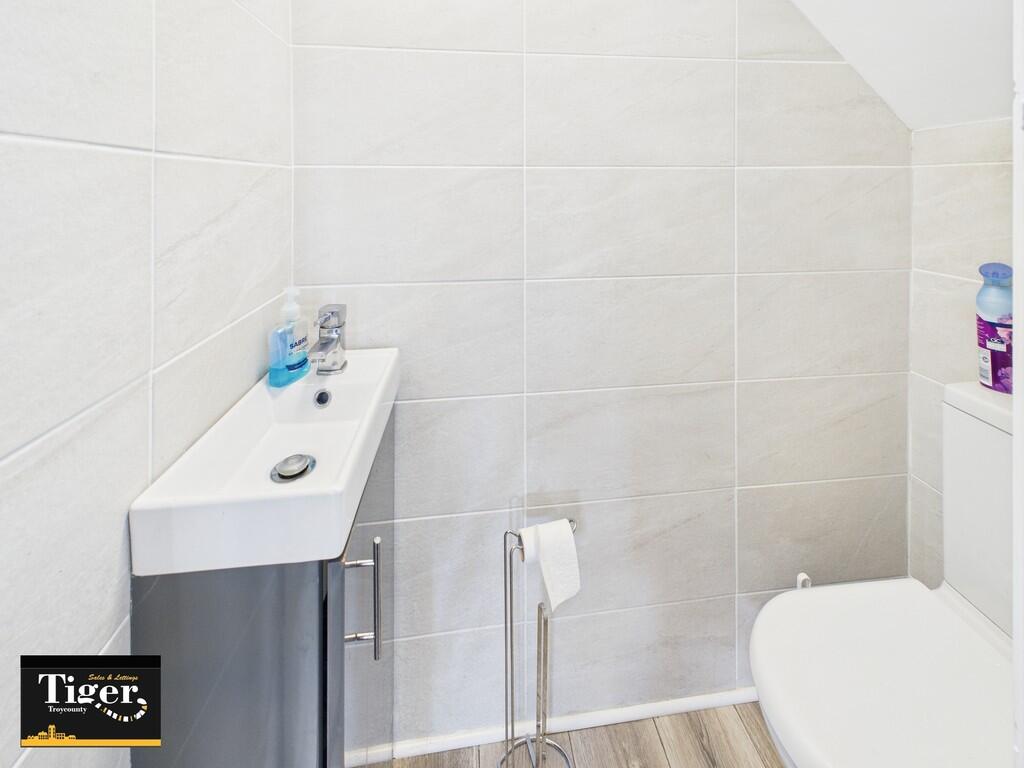 CAM02176G0-PR0757...