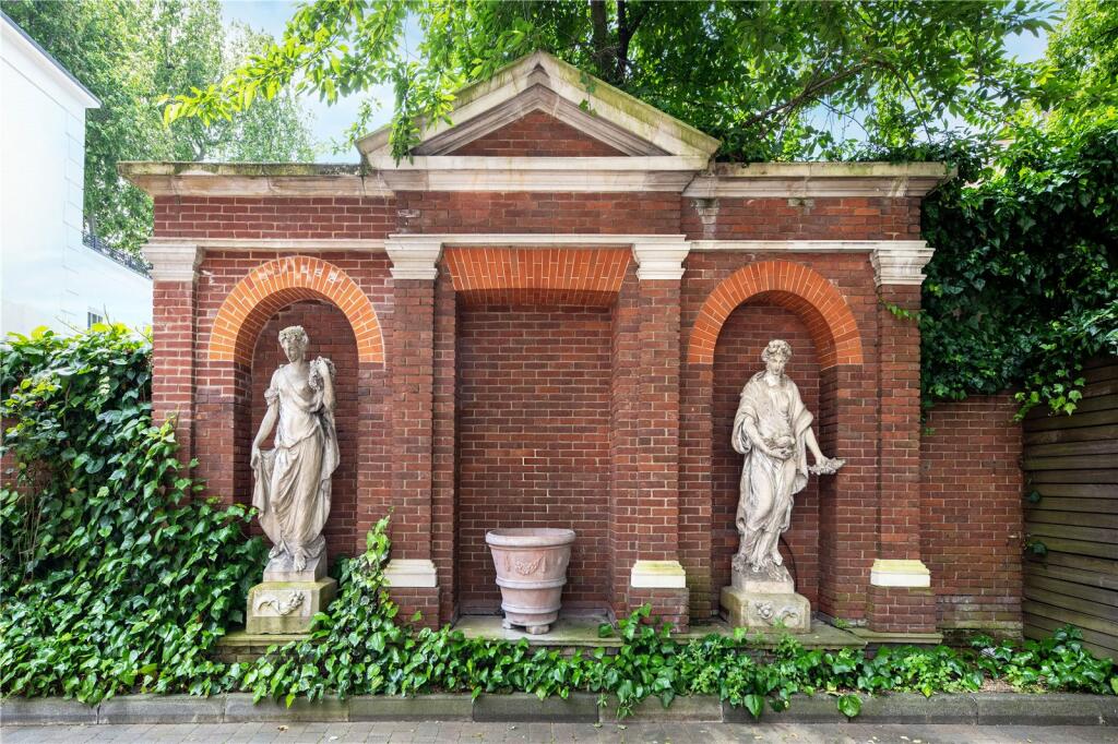 Forecourt