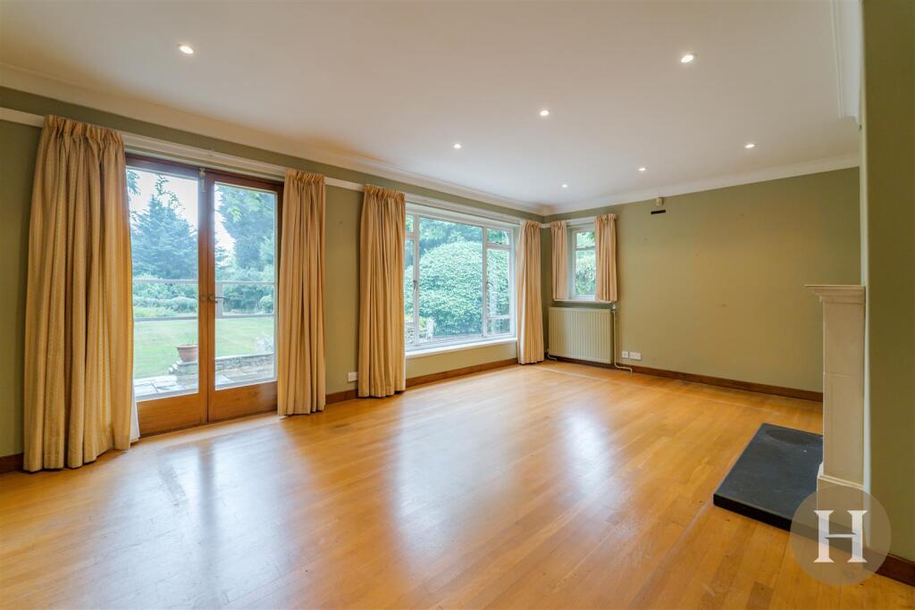 Hadleigh Estate Agents-26.jpg