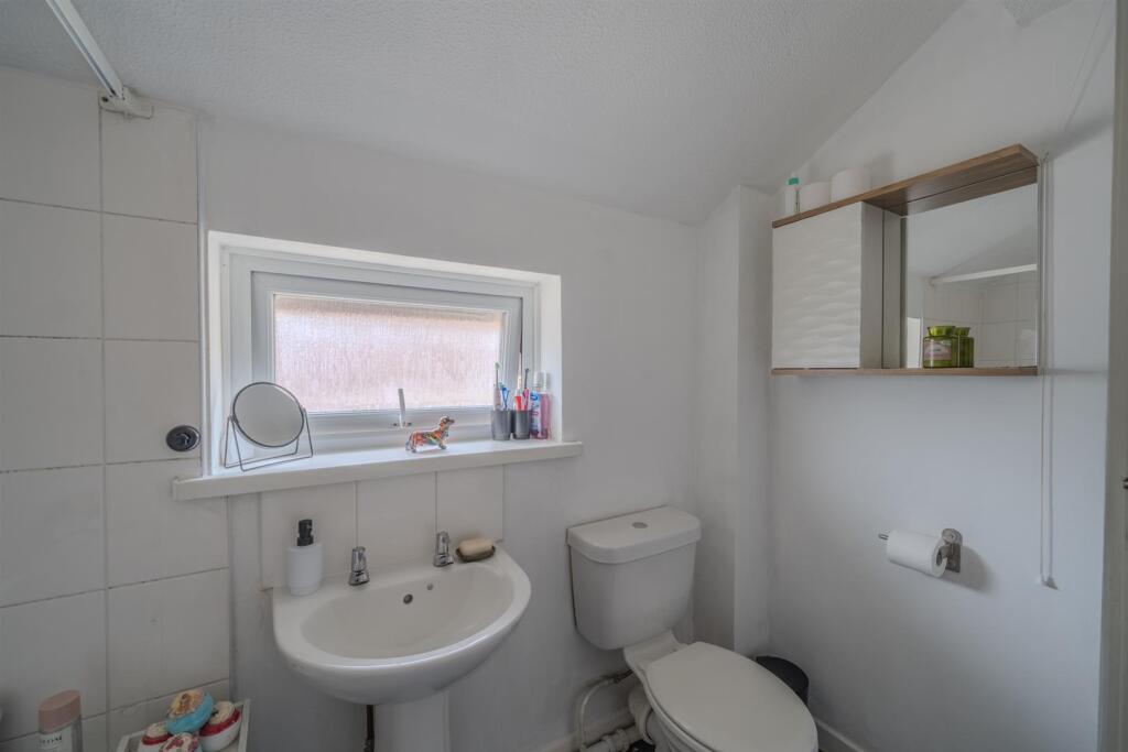 43 Greenfield Close-4.jpg