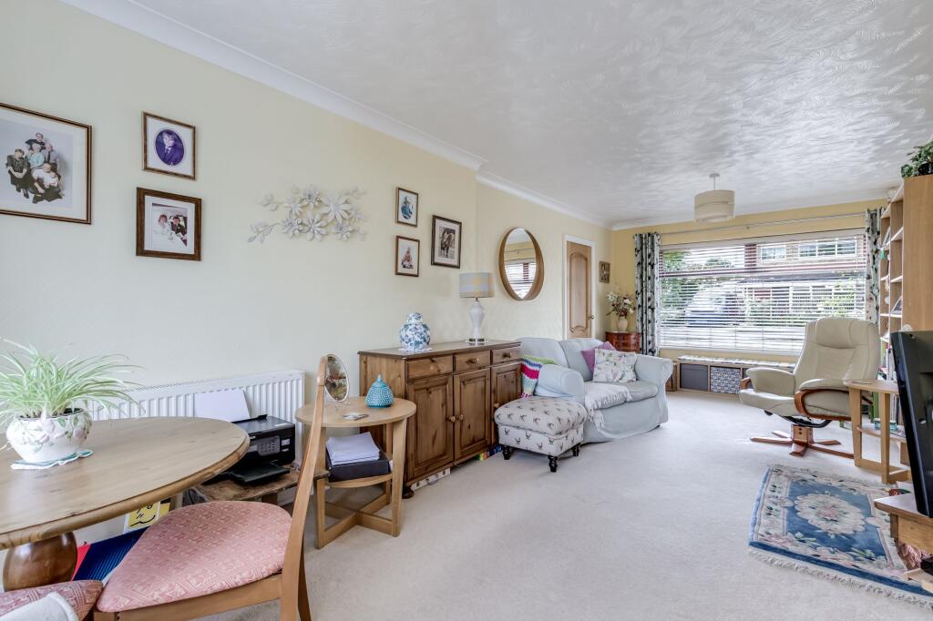 Sitting/Dining room
