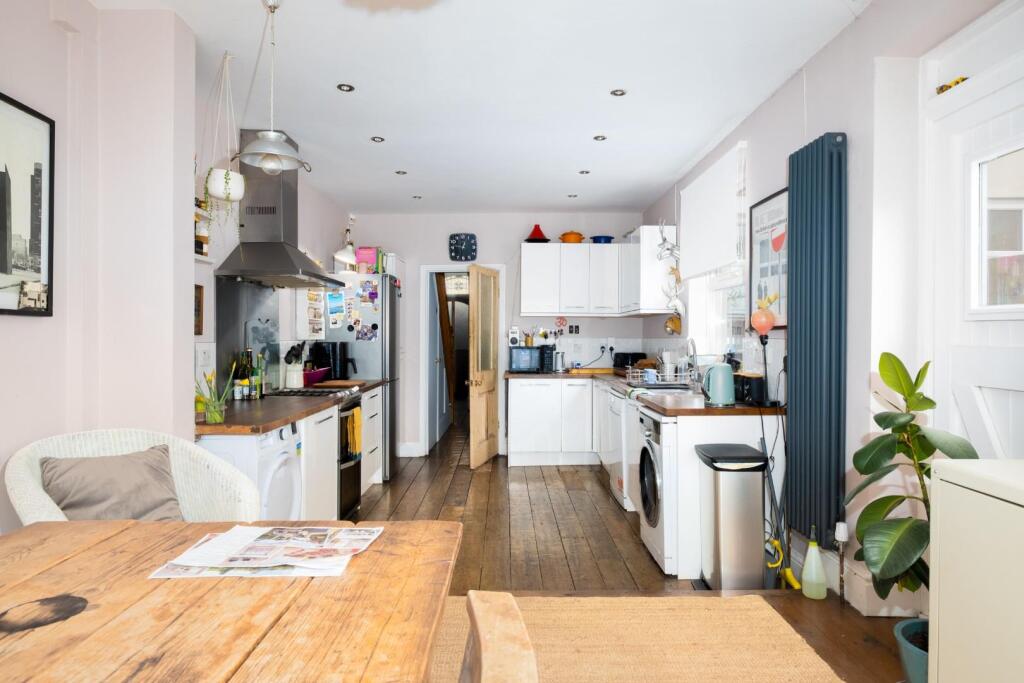 366 Wells Road, BS4--13.jpg