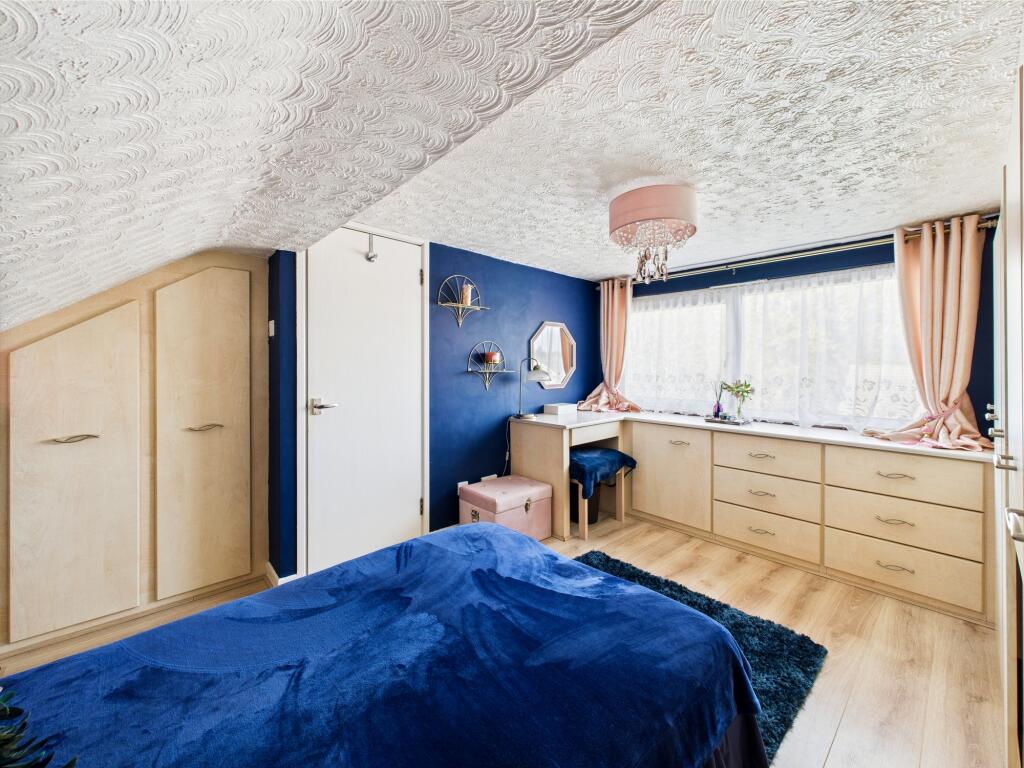 CAM05192G0-PR0053-STILL033