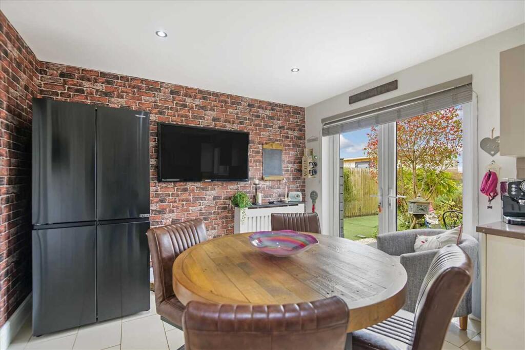 Kitchen Dining (2)