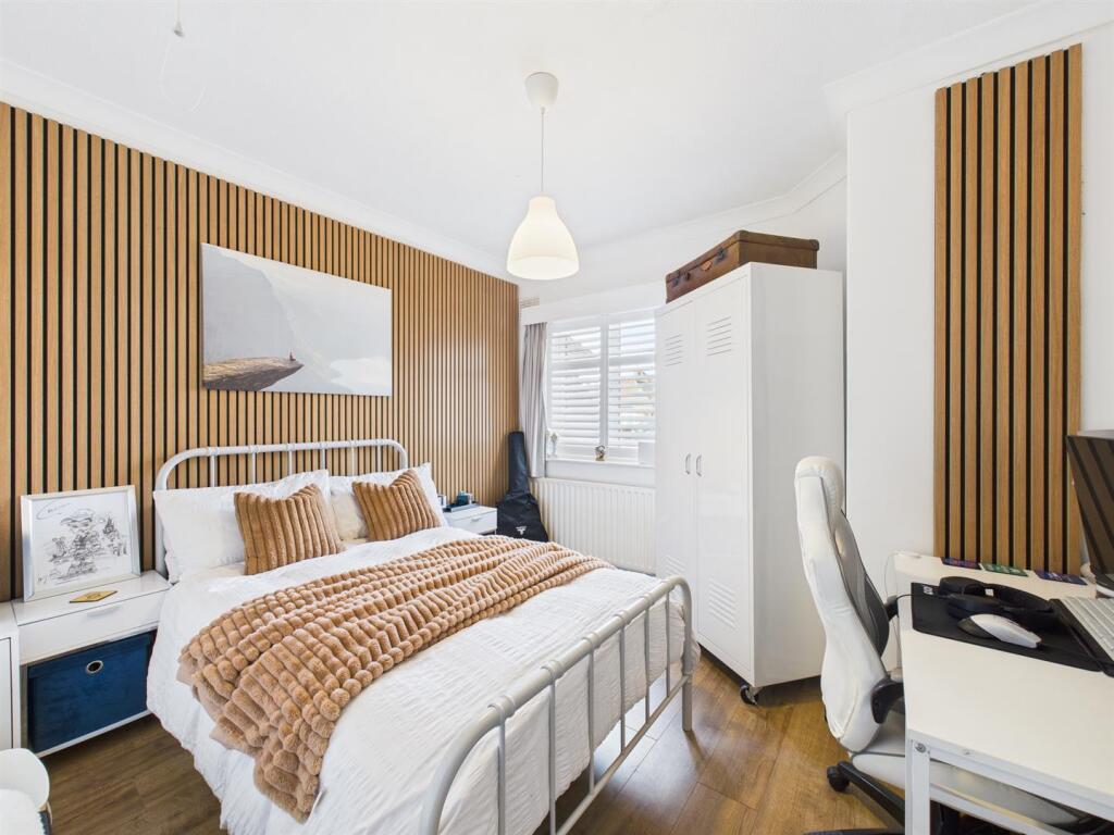 Bedroom: