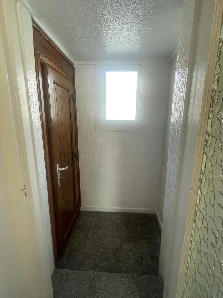 Vestbule (front access)