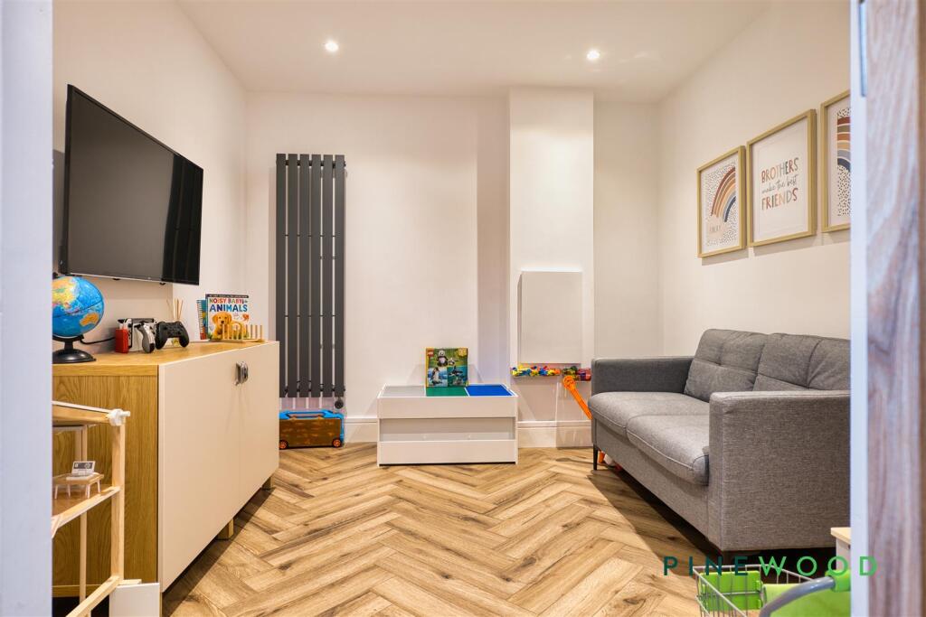 PLAY ROOM