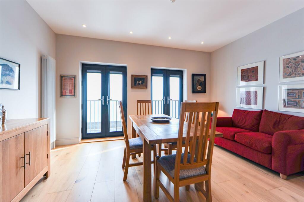 Dining Area.jpg