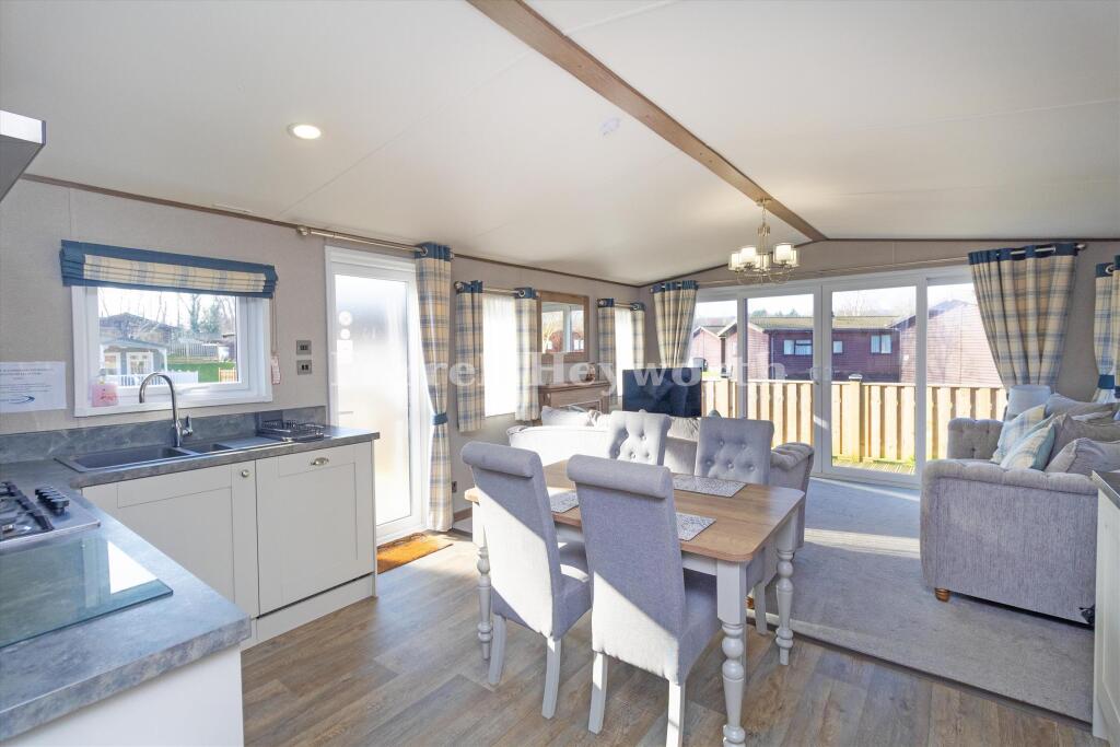 Open plan Living 3