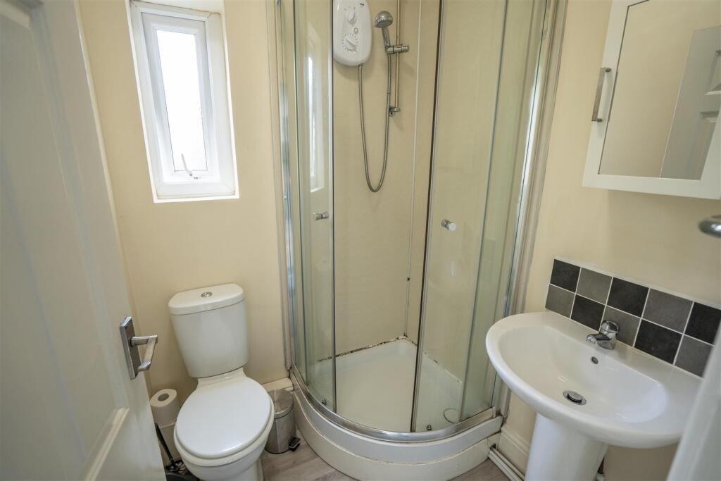 Bathroom2.jpg
