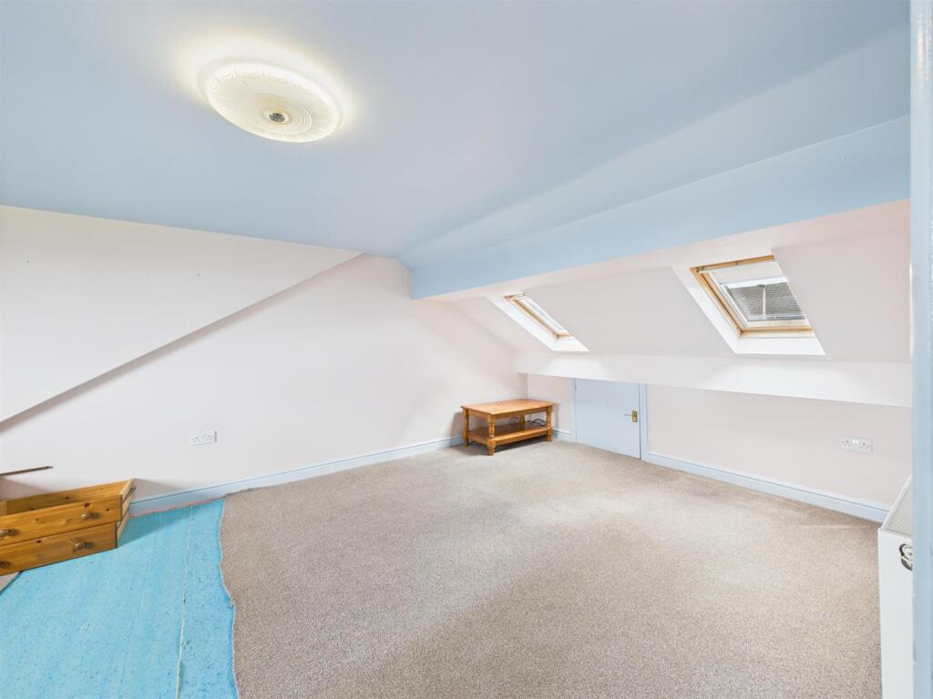 Bedroom: