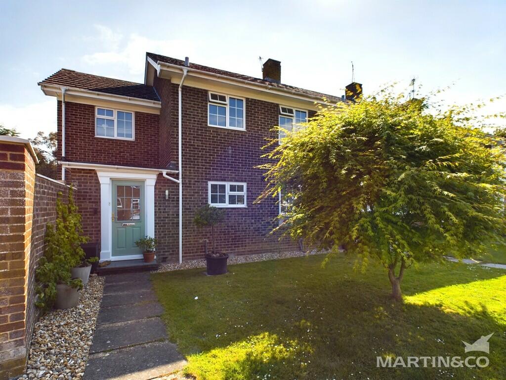 28 Stanmore Garde...