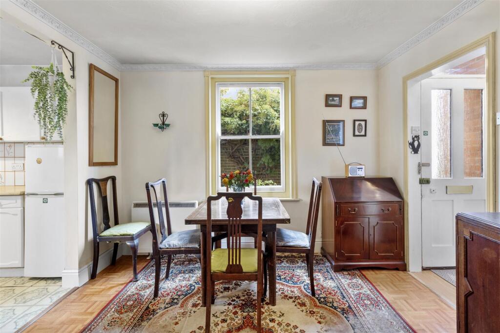dining room #3.jpg