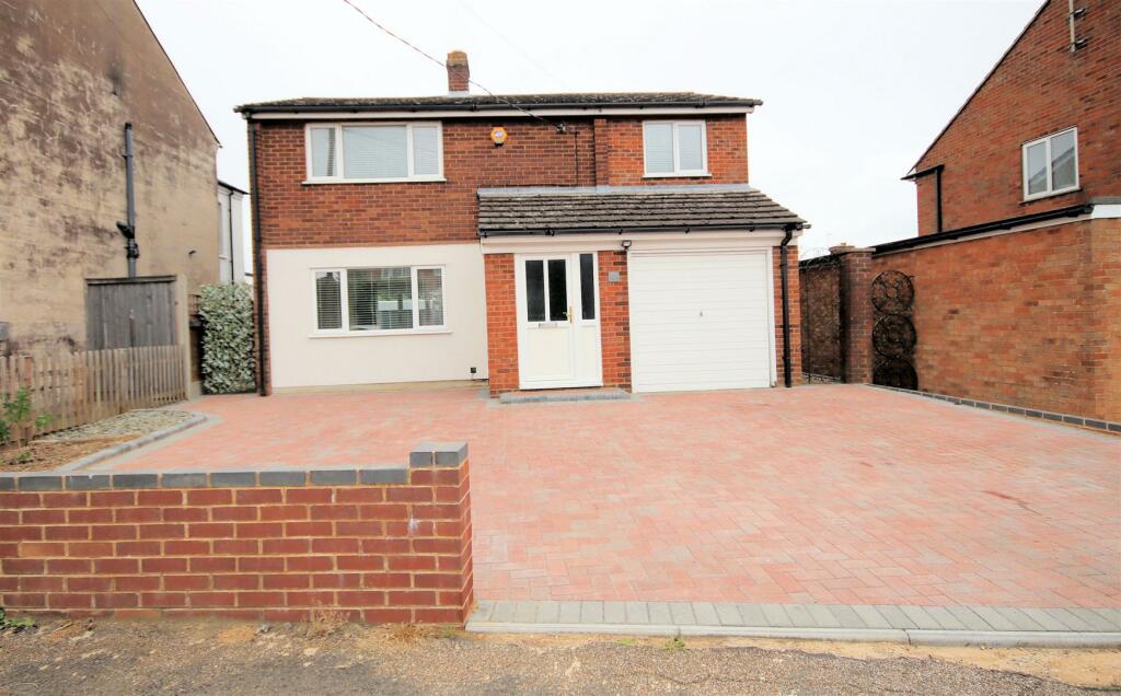 Front Garden &amp; Driveway
