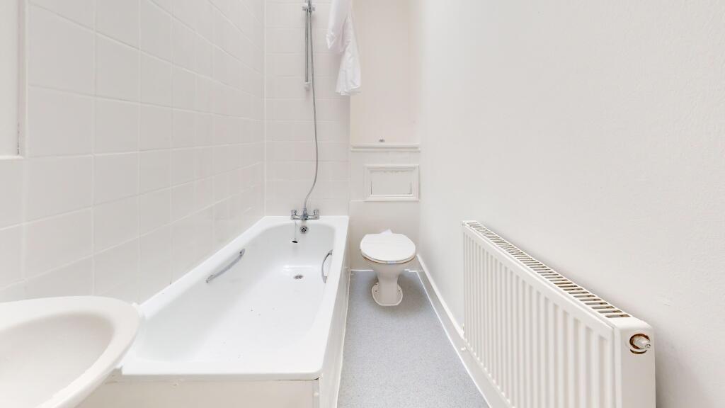 Flat B, 43 Montague Road, Hackney, London, E8 2HN