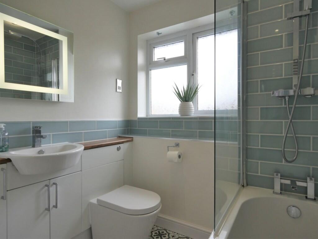 BATHROOM2