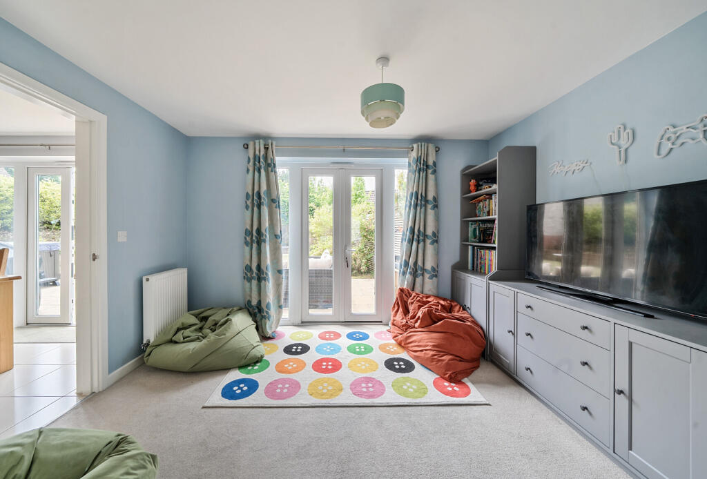 1299104-15-683072...