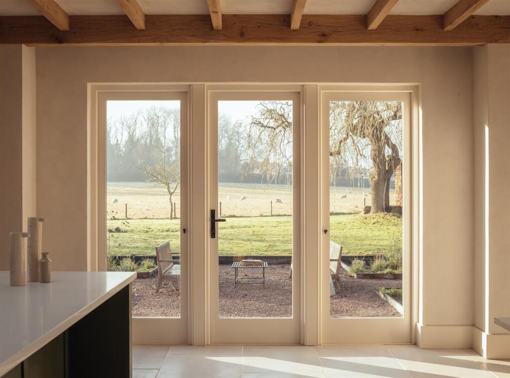 ManorHouse-Kitchen.jpg
