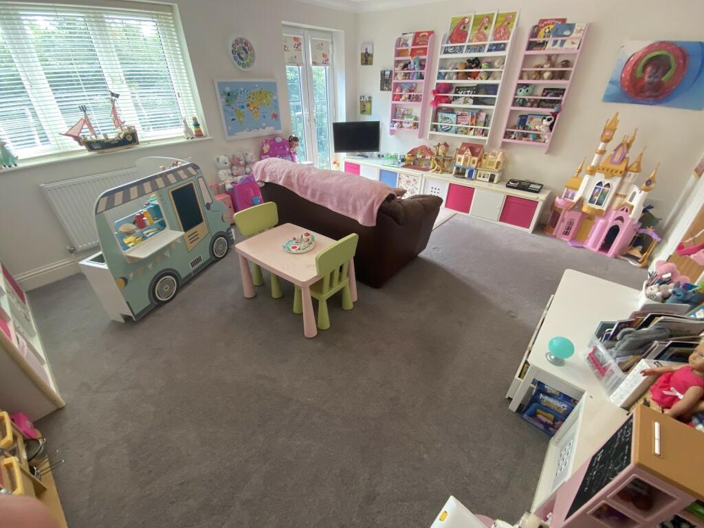 Reception Room/Bedroom