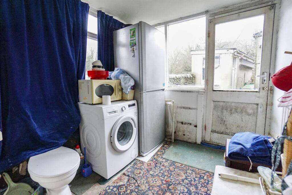 Utility/Lean-to