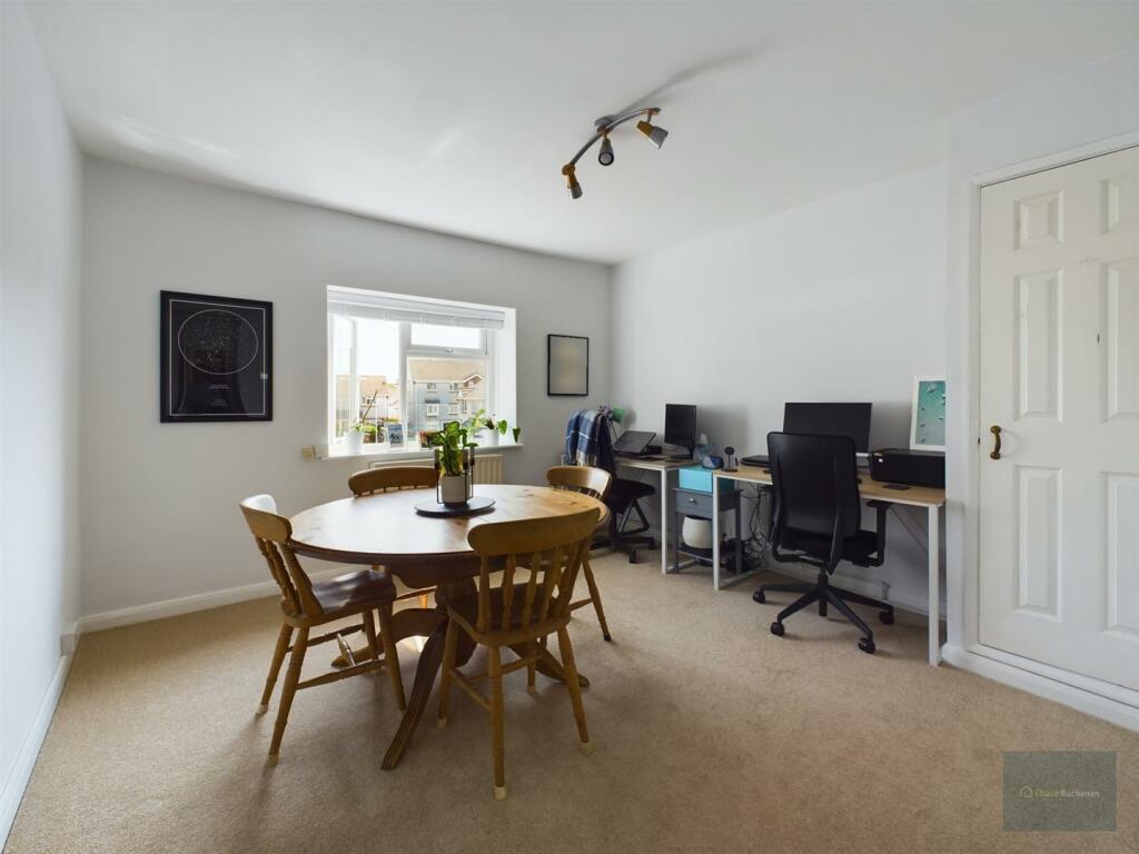 CAM02549G0-PR0182-ST