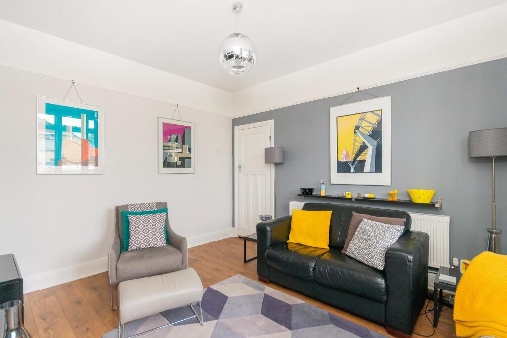 0J7ABN - Living Room C.jpg