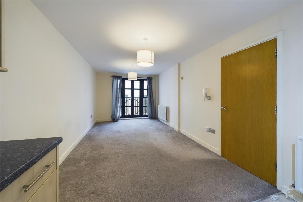 Flat 9, 3 Norfolk Heights, Norfolk Avenue, St Paul